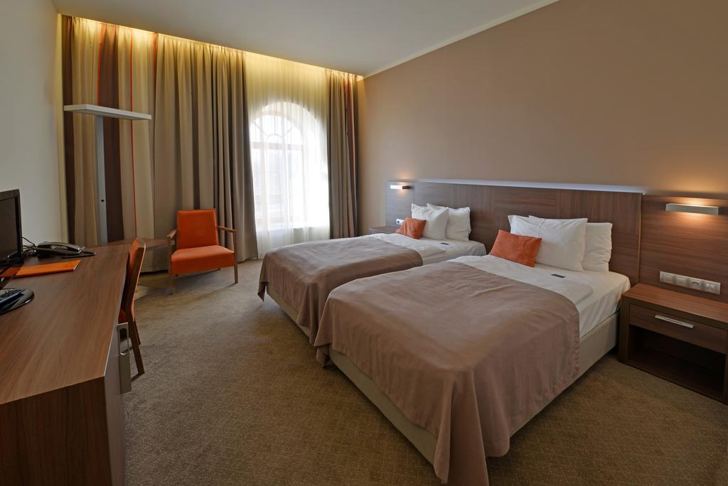 Hotel Budweis מלון 4*