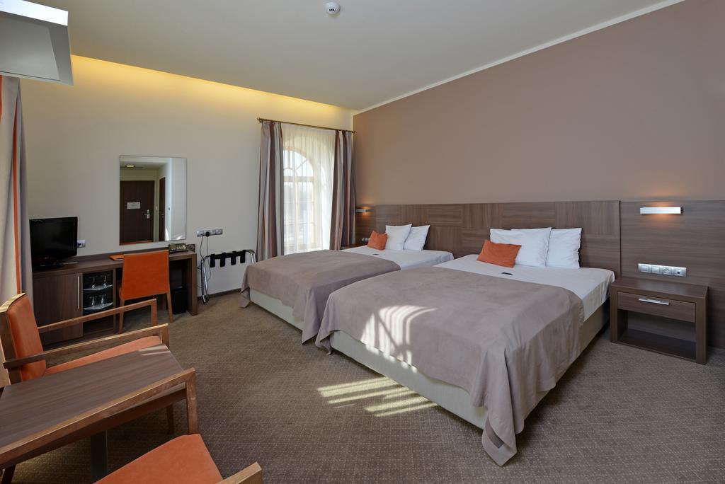 Отель Hotel Budweis