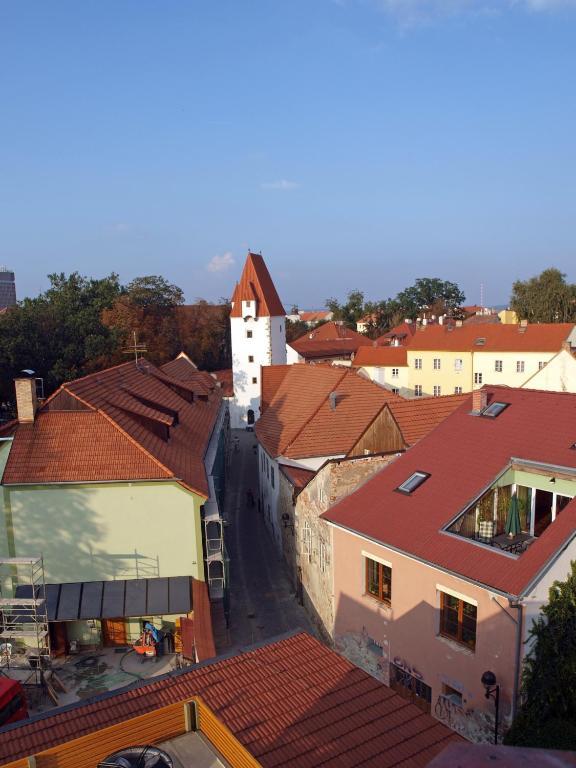 Отель Hotel Budweis Ческе-Будеёвице